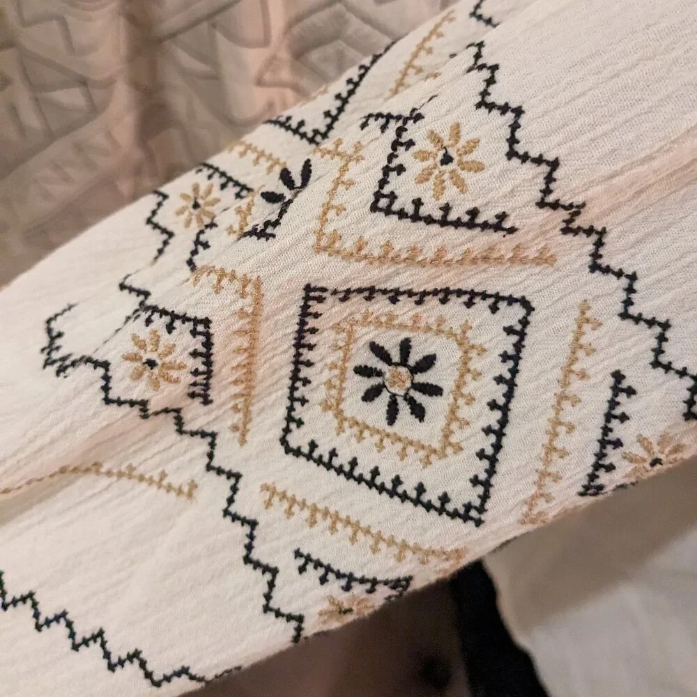 Madewell | Embroidered Peasant Top - Picture 5 of 7